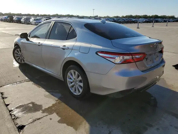 4T1B11HK1KU721954 2019 TOYOTA CAMRY - Image 2