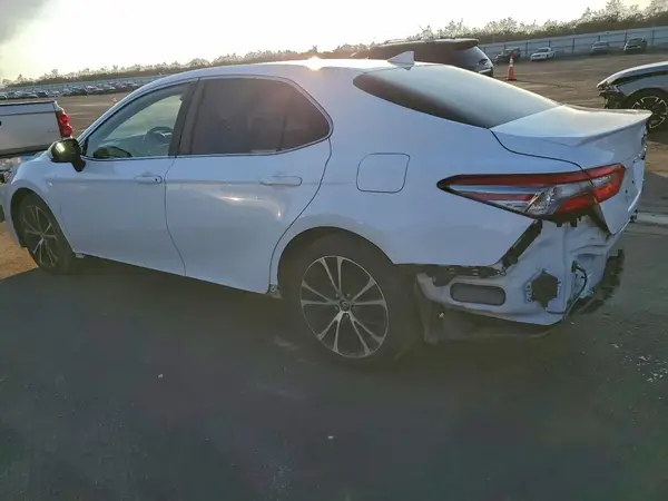 4T1B11HK1KU722411 2019 TOYOTA CAMRY - Image 2