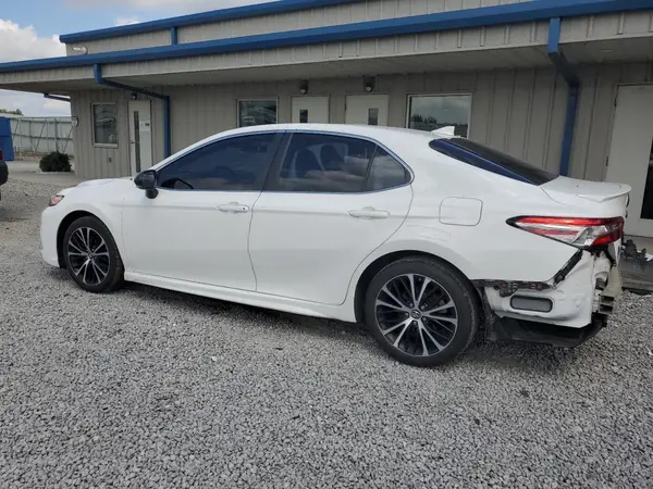 4T1B11HK1KU722618 2019 TOYOTA CAMRY - Image 2