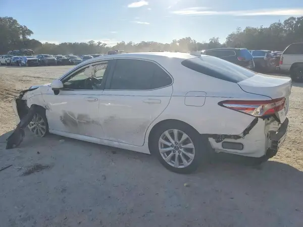 4T1B11HK1KU724109 2019 TOYOTA CAMRY - Image 2