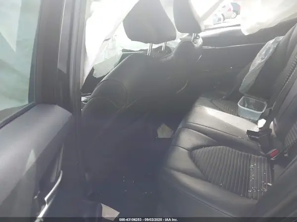 4T1B11HK1KU725504 2019 TOYOTA CAMRY - Image 8