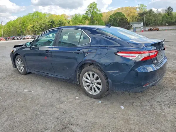4T1B11HK1KU725857 2019 TOYOTA CAMRY - Image 2