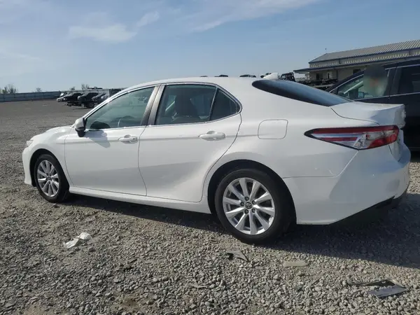4T1B11HK1KU728046 2019 TOYOTA CAMRY - Image 2