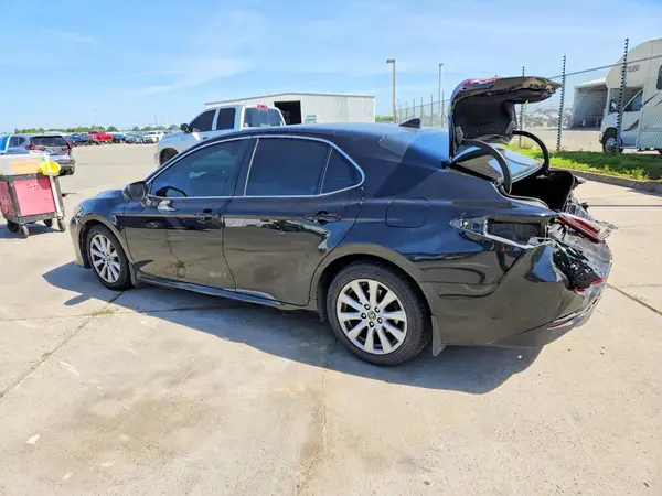 4T1B11HK1KU729813 2019 TOYOTA CAMRY - Image 2