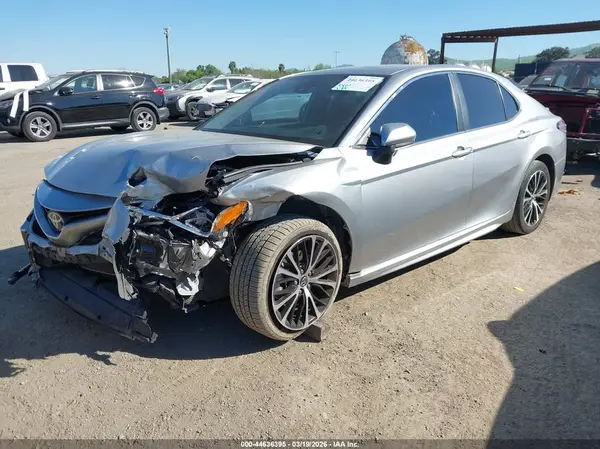 4T1B11HK1KU731593 2019 TOYOTA CAMRY - Image 2