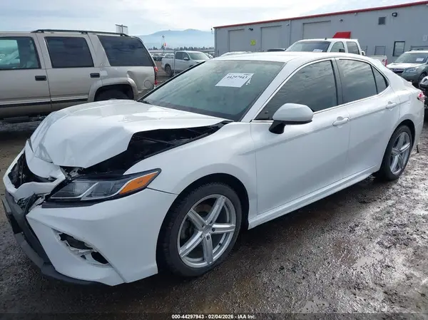 4T1B11HK1KU732808 2019 TOYOTA CAMRY - Image 2