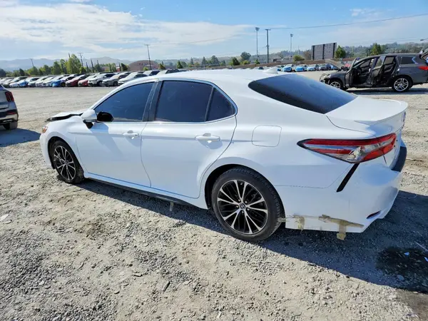 4T1B11HK1KU733067 2019 TOYOTA CAMRY - Image 2