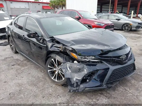 4T1B11HK1KU737295 2019 TOYOTA CAMRY - Image 1