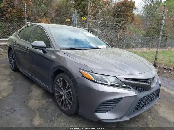 4T1B11HK1KU737443 2019 TOYOTA CAMRY - Image 1