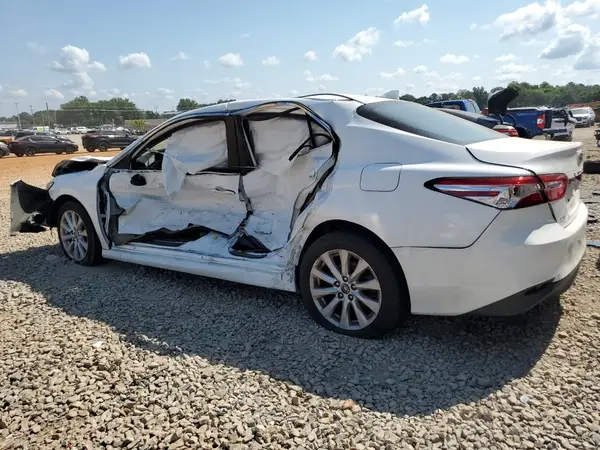 4T1B11HK1KU744022 2019 TOYOTA CAMRY - Image 2