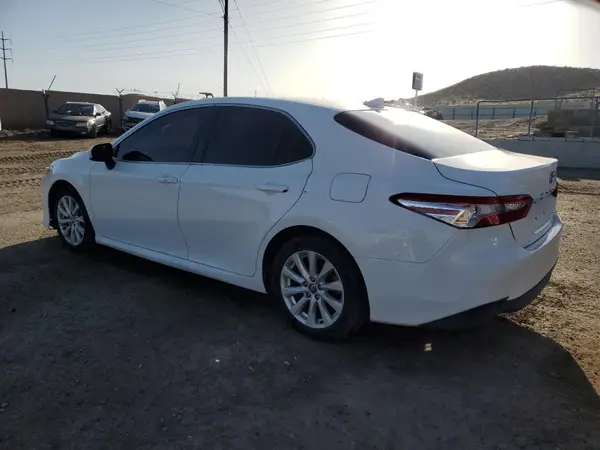 4T1B11HK1KU745817 2019 TOYOTA CAMRY - Image 2