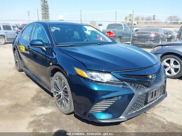 4T1B11HK1KU752587 2019 TOYOTA CAMRY - Image 1