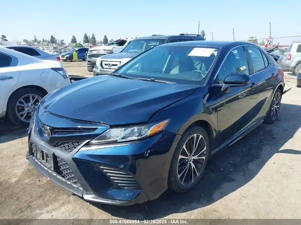 4T1B11HK1KU752587 2019 TOYOTA CAMRY - Image 2