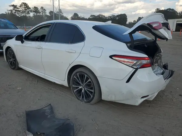 4T1B11HK1KU755621 2019 TOYOTA CAMRY - Image 2