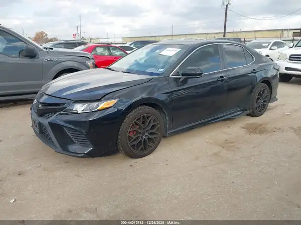4T1B11HK1KU757045 2019 TOYOTA CAMRY - Image 2