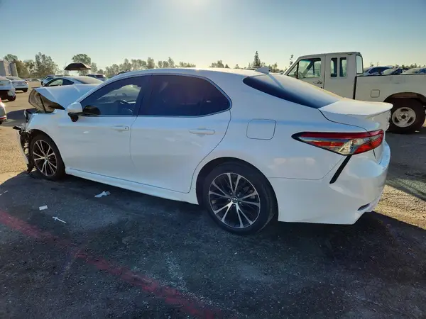4T1B11HK1KU759362 2019 TOYOTA CAMRY - Image 2
