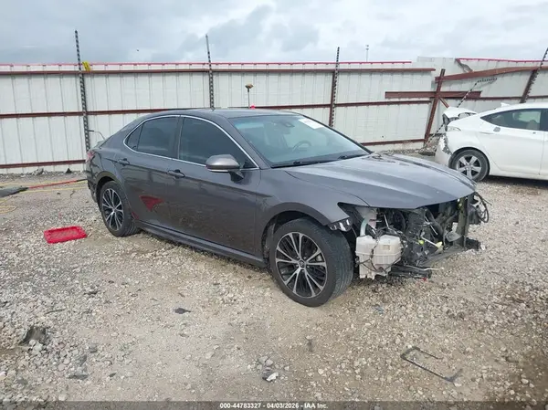 4T1B11HK1KU759488 2019 TOYOTA CAMRY - Image 1