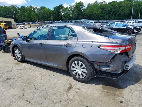 4T1B11HK1KU759748 2019 TOYOTA CAMRY - Image 2