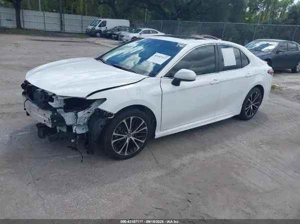 4T1B11HK1KU760964 2019 TOYOTA CAMRY - Image 2