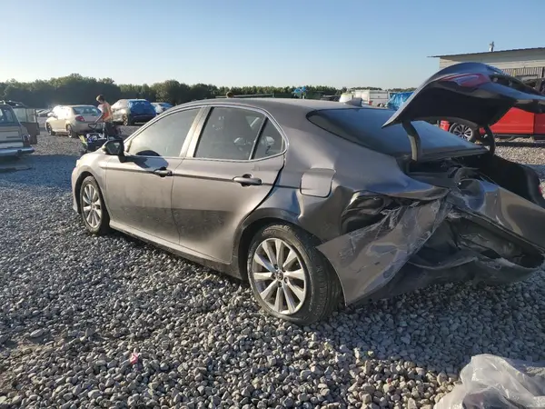 4T1B11HK1KU762312 2019 TOYOTA CAMRY - Image 2