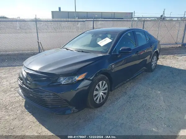 4T1B11HK1KU764237 2019 TOYOTA CAMRY - Image 2
