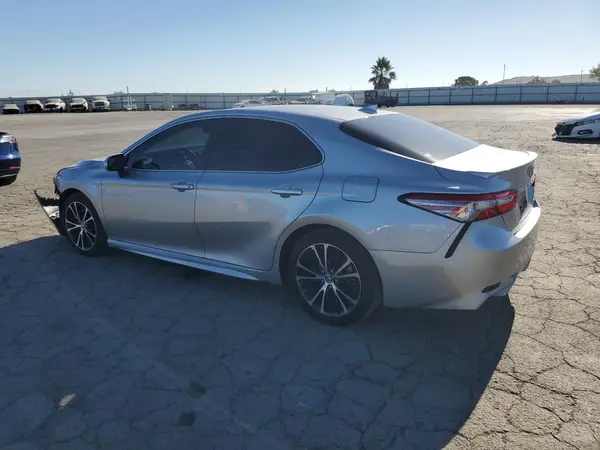 4T1B11HK1KU765565 2019 TOYOTA CAMRY - Image 2