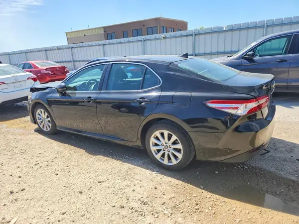 4T1B11HK1KU767039 2019 TOYOTA CAMRY - Image 2