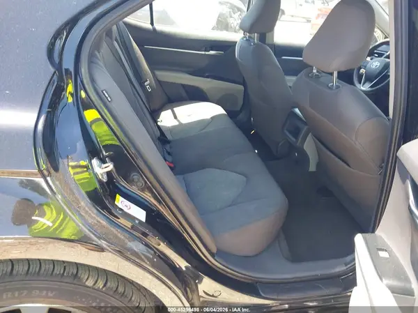 4T1B11HK1KU767218 2019 TOYOTA CAMRY - Image 8