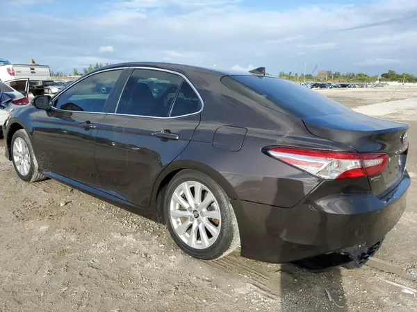 4T1B11HK1KU769583 2019 TOYOTA CAMRY - Image 2