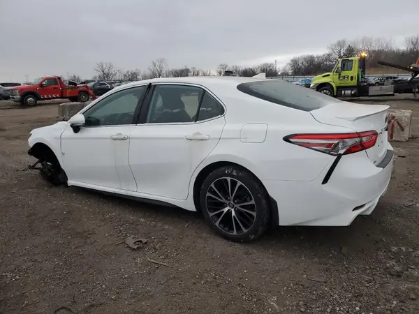 4T1B11HK1KU769695 2019 TOYOTA CAMRY - Image 2
