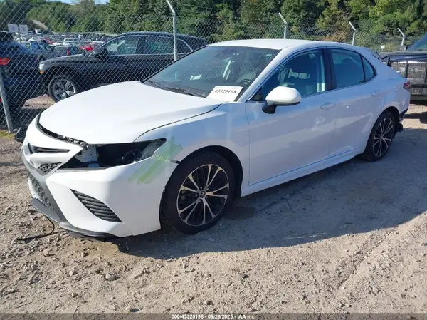 4T1B11HK1KU770829 2019 TOYOTA CAMRY - Image 2