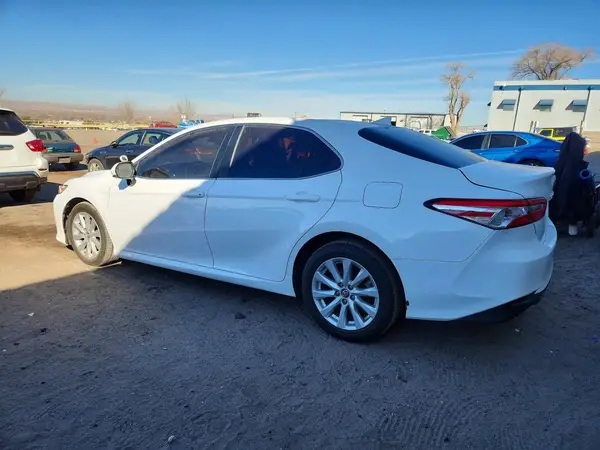 4T1B11HK1KU775528 2019 TOYOTA CAMRY - Image 2
