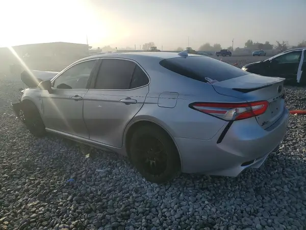 4T1B11HK1KU776064 2019 TOYOTA CAMRY - Image 2