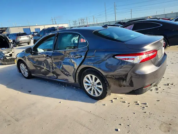 4T1B11HK1KU777294 2019 TOYOTA CAMRY - Image 2