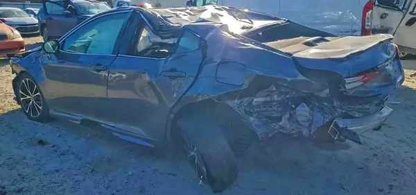 4T1B11HK1KU777375 2019 TOYOTA CAMRY - Image 2
