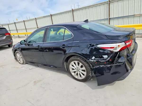4T1B11HK1KU779739 2019 TOYOTA CAMRY - Image 2