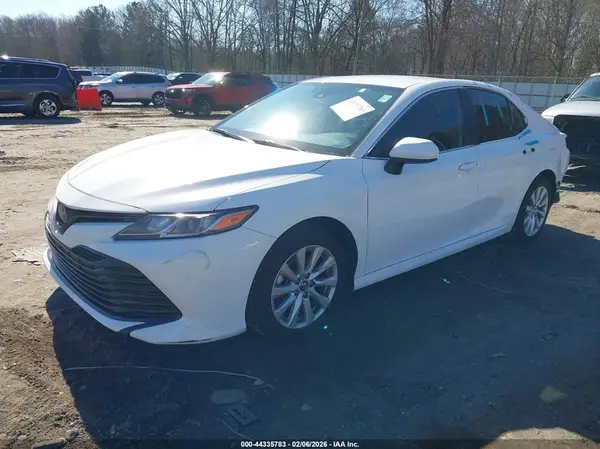 4T1B11HK1KU780728 2019 TOYOTA CAMRY - Image 2