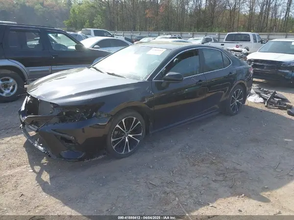 4T1B11HK1KU782561 2019 TOYOTA CAMRY - Image 2
