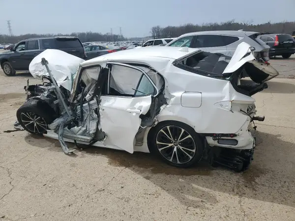 4T1B11HK1KU784603 2019 TOYOTA CAMRY - Image 2