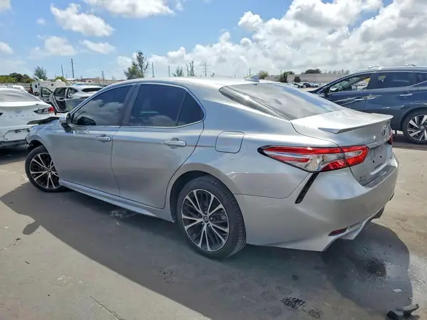 4T1B11HK1KU785444 2019 TOYOTA CAMRY - Image 2