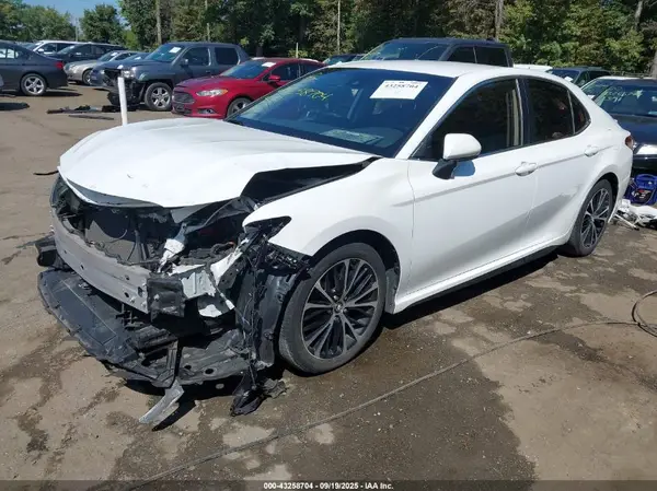 4T1B11HK1KU785914 2019 TOYOTA CAMRY - Image 2