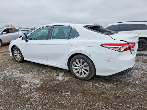 4T1B11HK1KU790966 2019 TOYOTA CAMRY - Image 2