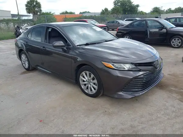 4T1B11HK1KU792796 2019 TOYOTA CAMRY - Image 1