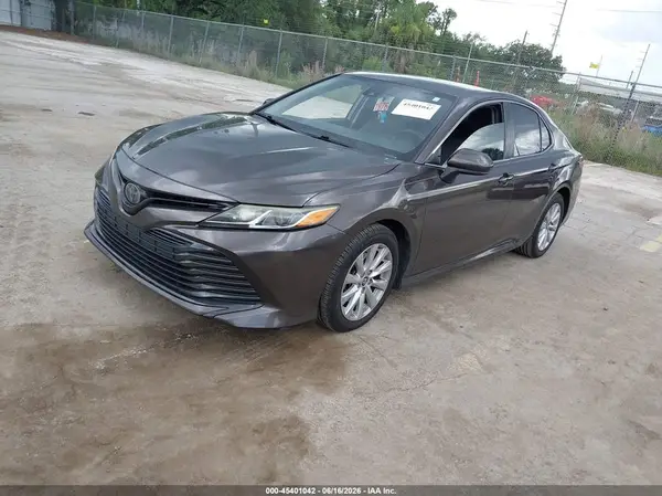 4T1B11HK1KU792796 2019 TOYOTA CAMRY - Image 2