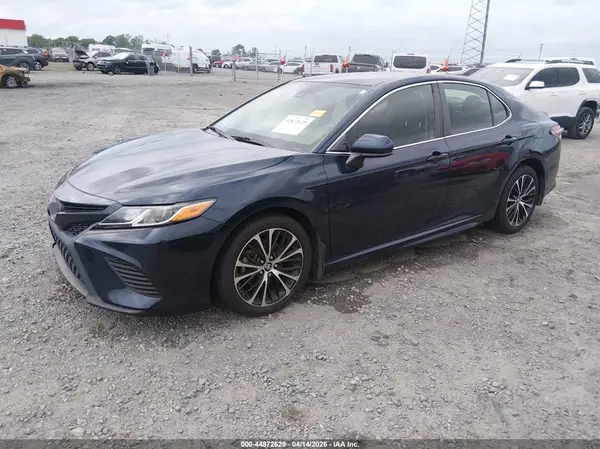 4T1B11HK1KU792944 2019 TOYOTA CAMRY - Image 2