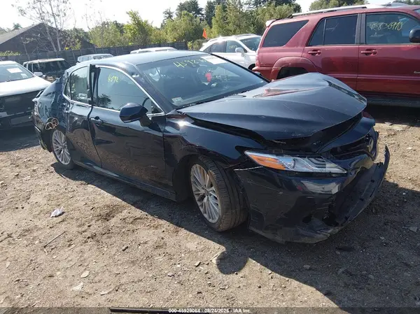 4T1B11HK1KU794077 2019 TOYOTA CAMRY - Image 1
