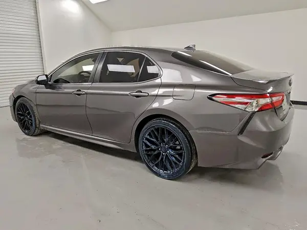 4T1B11HK1KU796007 2019 TOYOTA CAMRY - Image 2