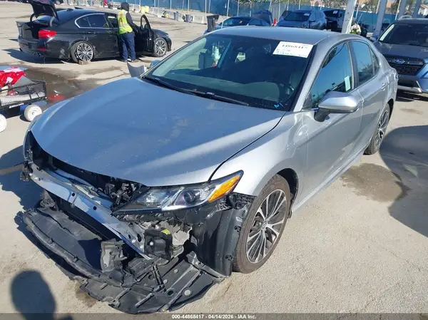 4T1B11HK1KU796878 2019 TOYOTA CAMRY - Image 2