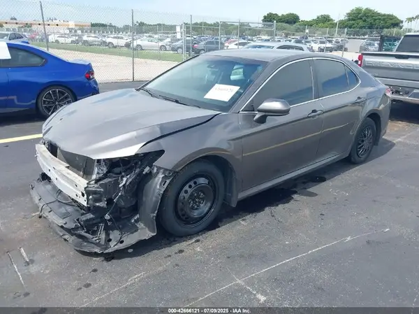 4T1B11HK1KU799554 2019 TOYOTA CAMRY - Image 2