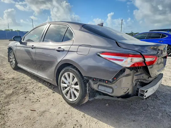 4T1B11HK1KU800069 2019 TOYOTA CAMRY - Image 2